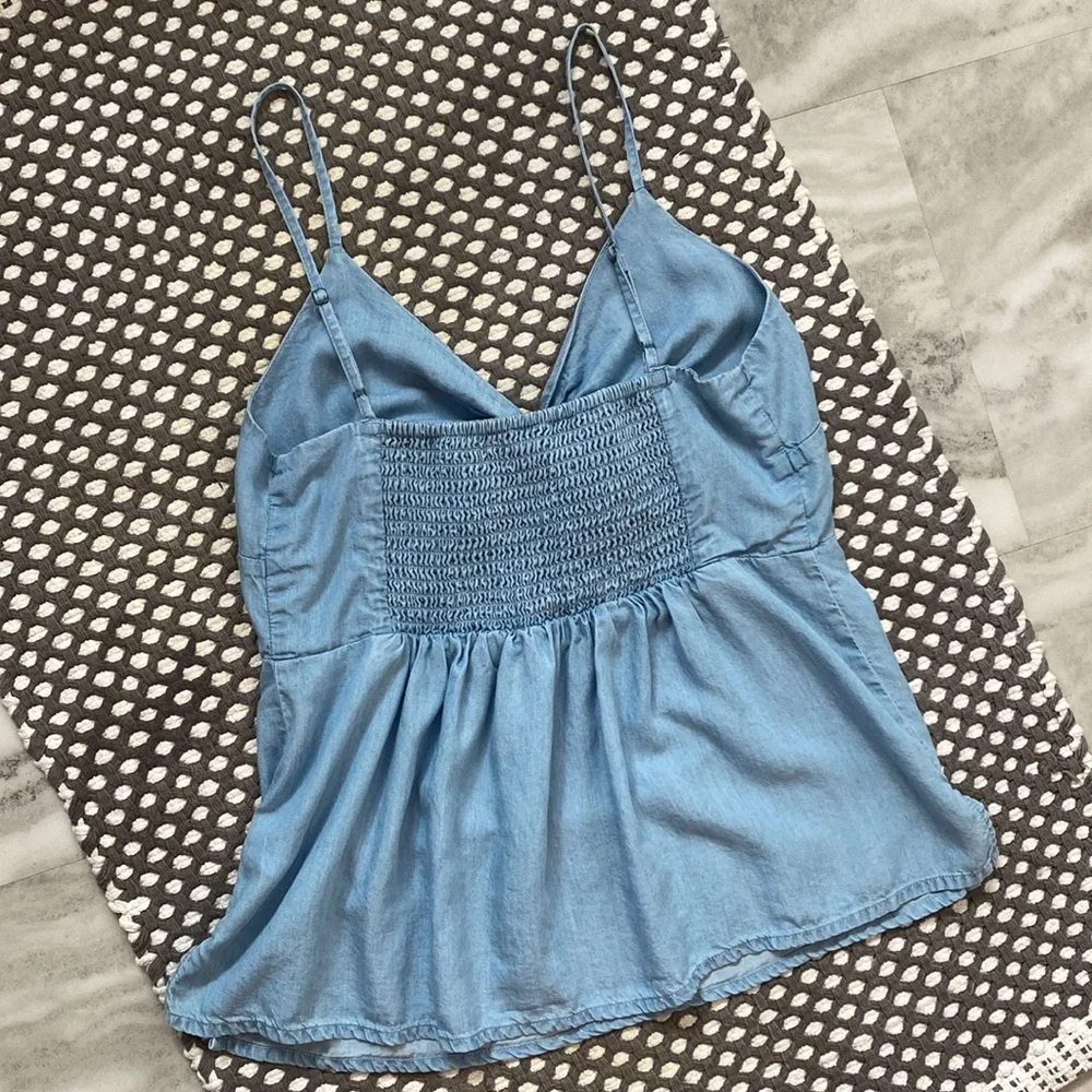 Old Navy women’s S chambray camisole - Picture 4 of 4